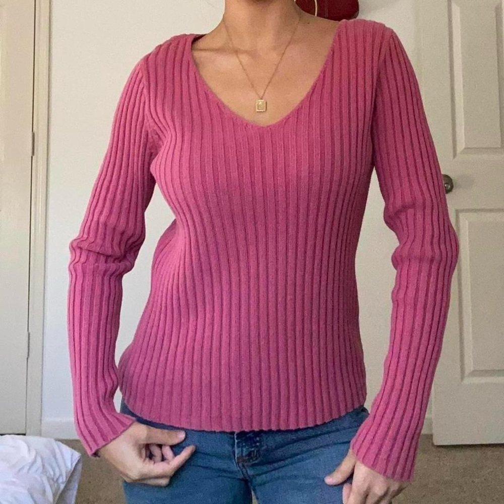 sweater - Picture 2 of 5